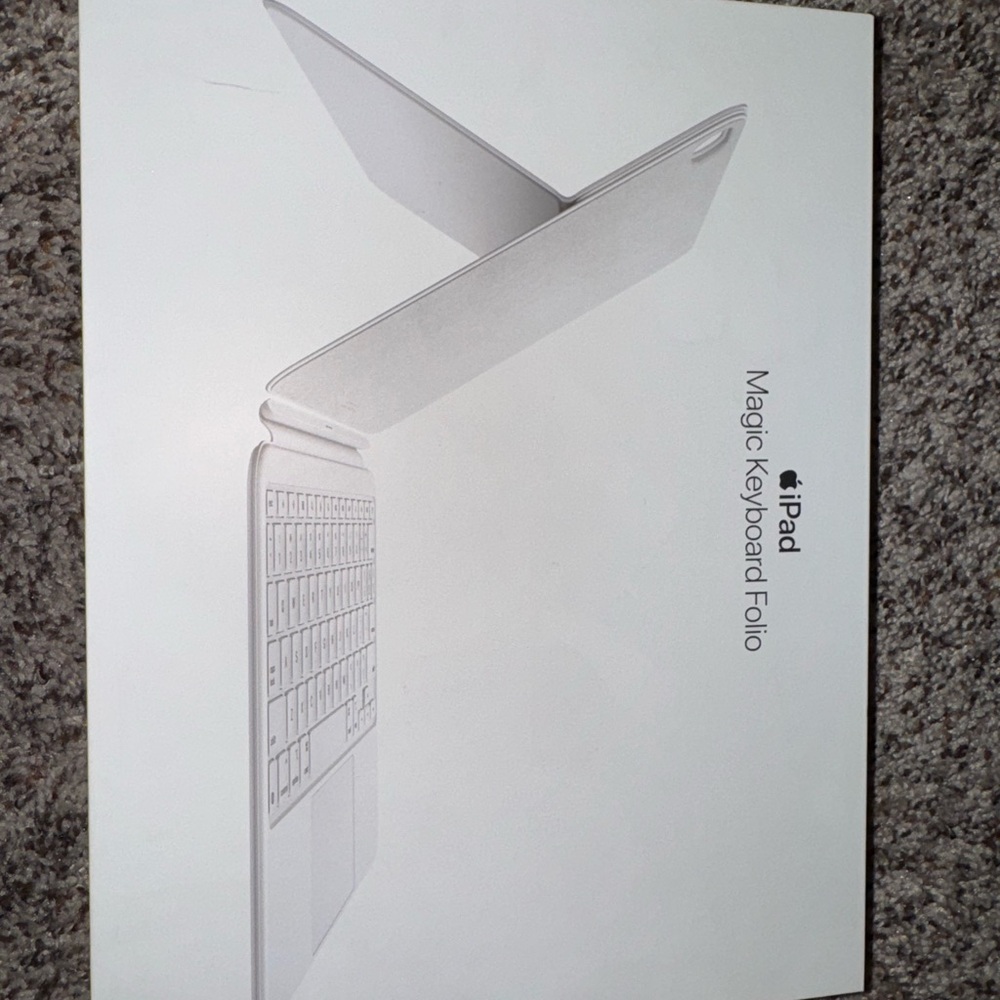 Apple iPad Magic Keyboard Folio - White